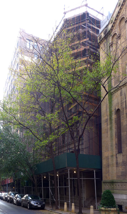56 E 87th St in New York, NY - Foto de edificio