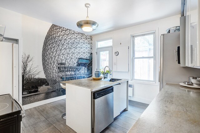 property at 2364 De Bordeaux Rue