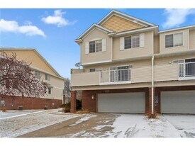 7598 Crimson Ln in Savage, MN - Building Photo