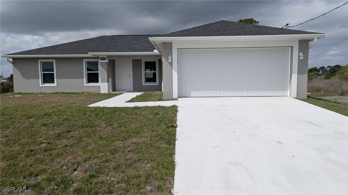 5903 Ida Ave N in Lehigh Acres, FL - Building Photo