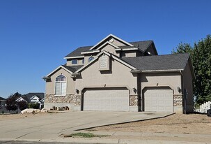 1193 N 1285 W in Clinton, UT - Building Photo