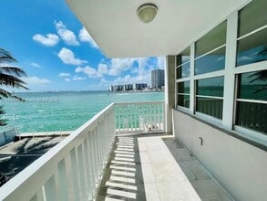 2016 Bay Dr in Miami Beach, FL - Building Photo - Building Photo