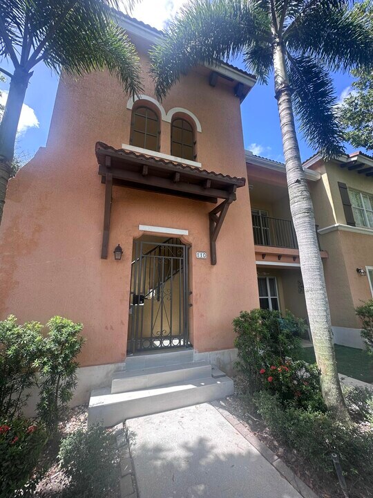 3569 Forest Hill Blvd in West Palm Beach, FL - Foto de edificio