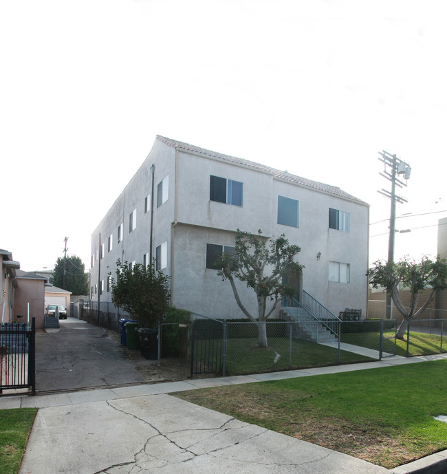 1858 S Orange Dr in Los Angeles, CA - Foto de edificio - Building Photo