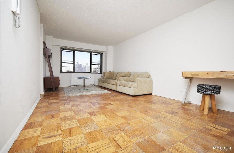 345 E 80th St, Unit 22A in New York, NY - Building Photo