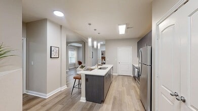 Autumn Breeze Apartments in Noblesville, IN - Foto de edificio - Building Photo