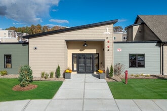 TOPOGRAPH in Auburn, MA - Building Photo - Building Photo