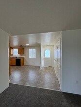 3936 Francine Ct in White City, OR - Building Photo - Building Photo