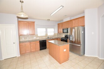 21603 Kings Bend Dr in Kingwood, TX - Building Photo - Building Photo