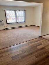 675 Laura St in Prescott, WI - Building Photo - Building Photo