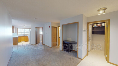 7-307 Somervale View SW in Calgary, AB - Building Photo - Building Photo