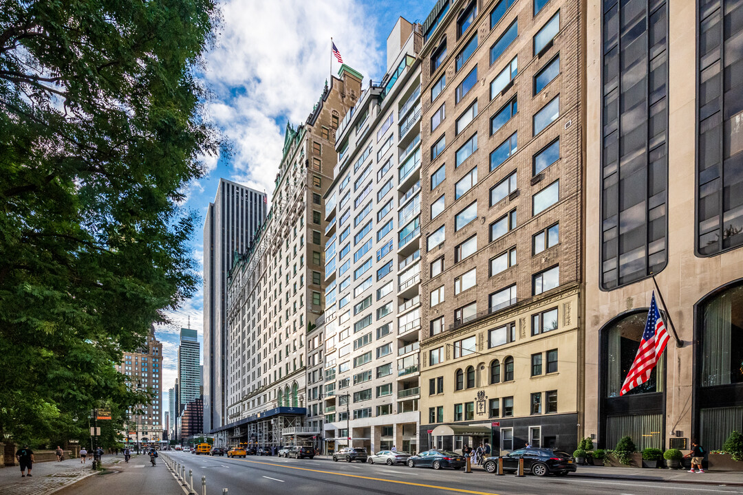 24 Central Park S in New York, NY - Building Photo