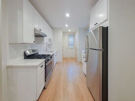 1919 W Winona St, Unit 2 in Chicago, IL - Building Photo