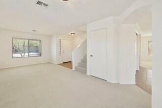 2404 W Silver Sage Ln in Phoenix, AZ - Building Photo - Building Photo