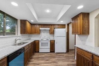 1037 Alicia Ln in Lancaster, TX - Building Photo - Building Photo