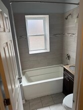 8234 S Maryland Ave, Unit 3 in Chicago, IL - Building Photo - Building Photo