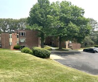 Summit Apartments - Latrobe, PA in Latrobe, PA - Building Photo - Building Photo