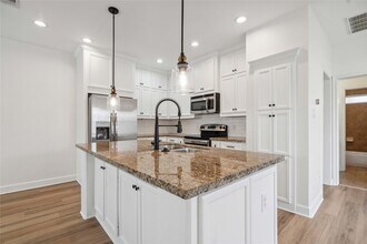 5402 Jonathan Ln in Houston, TX - Building Photo - Building Photo