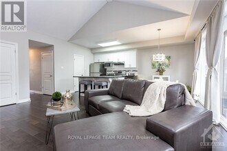 1065 Beryl Private in Ottawa, ON - Building Photo - Building Photo