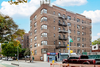 9716 66th Ave in Rego Park, NY - Building Photo - Primary Photo