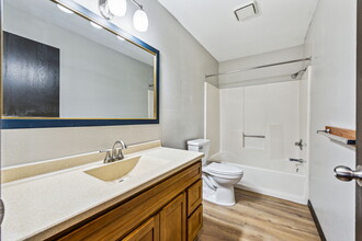 Parkview Terrace in Hutchinson, MN - Building Photo - Building Photo