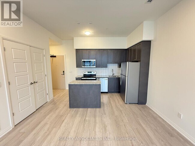 3006 William Cutmore Blvd in Oakville, ON - Building Photo - Building Photo