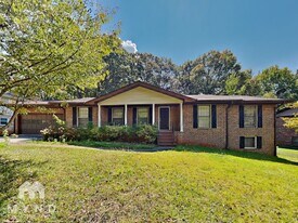 2121 W Chester Cir SE in Conyers, GA - Building Photo