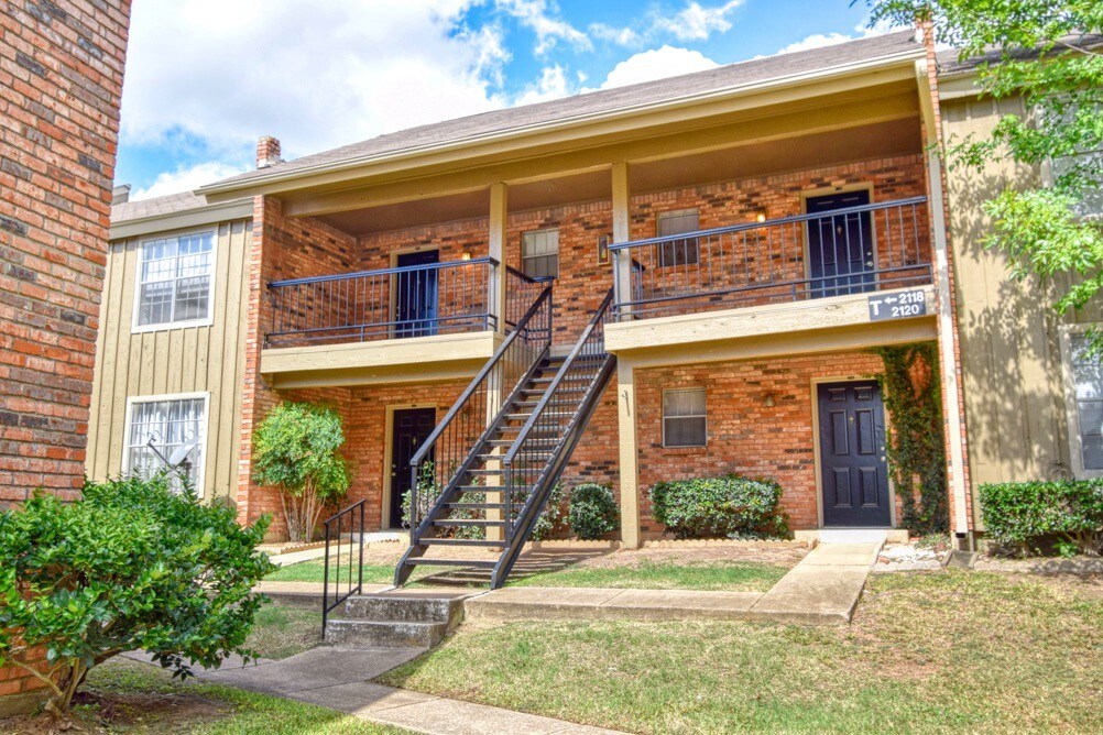 The Qs At Towne Oaks Longview, TX Apartments