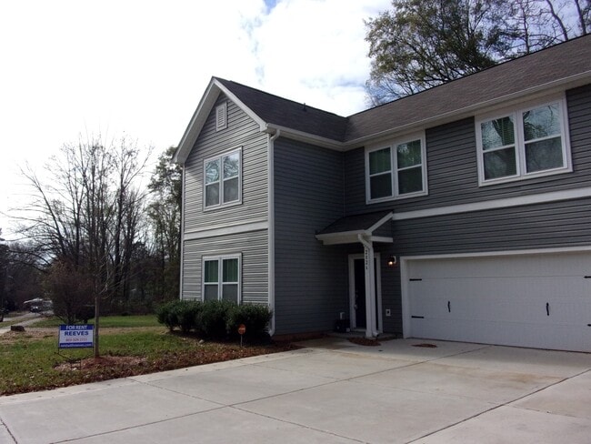 2826 Capitol Dr in Charlotte, NC - Building Photo - Building Photo