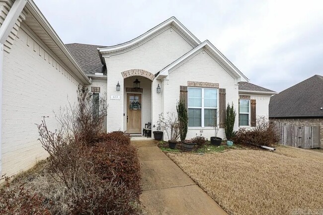 property at 613 Creekside Cv