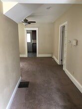 614 S Clinton St in Iowa City, IA - Building Photo - Building Photo