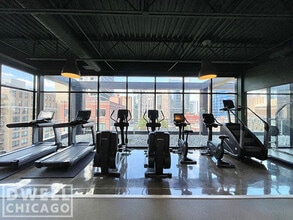 152 W Huron St, Unit 1 in Chicago, IL - Building Photo - Building Photo