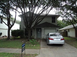 9017 Vigen Cir in Austin, TX - Building Photo - Building Photo