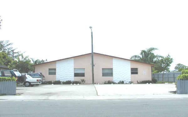 501 S F St in Lake Worth, FL - Foto de edificio