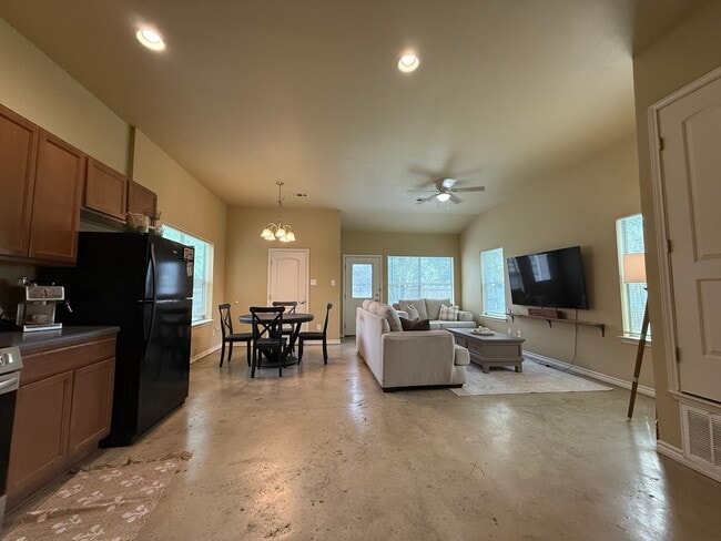 195 Parkers Pond Path in San Marcos, TX - Building Photo - Building Photo