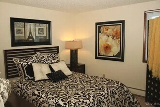 4 Peppertree Dr in Amherst, NY - Building Photo - Building Photo