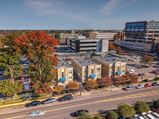 2920-2928 Burnet Avenue in Cincinnati, OH - Building Photo - Building Photo