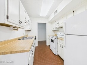 201 Fox Run Ave in Lafayette, LA - Foto de edificio - Building Photo