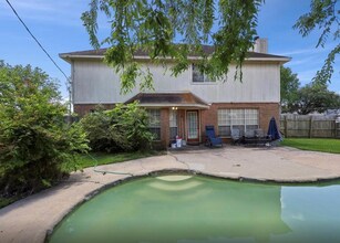 9540 Northmeadow Dr in Beaumont, TX - Building Photo - Building Photo