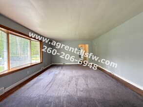 4660 Taylor St in Fort Wayne, IN - Foto de edificio - Building Photo