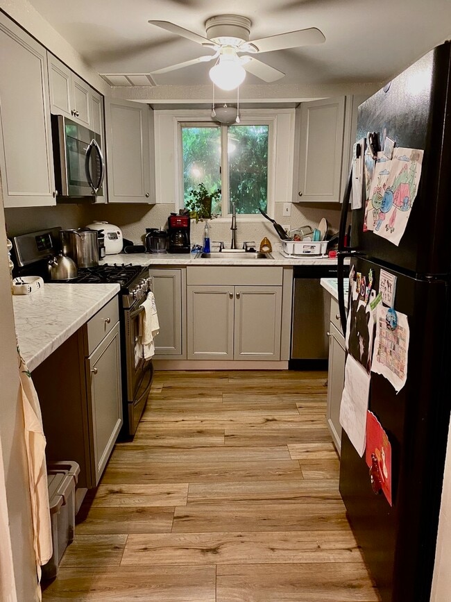 307 Walnut St in Homestead, PA - Building Photo - Building Photo