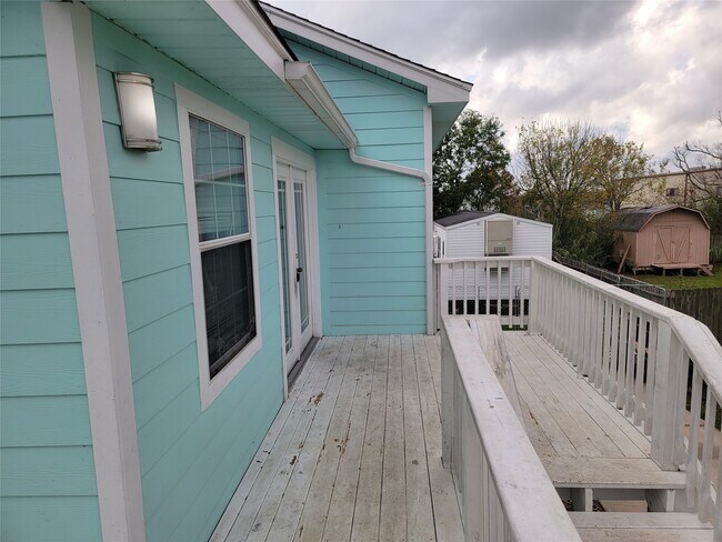 1010 22nd St in San Leon, TX - Building Photo - Building Photo