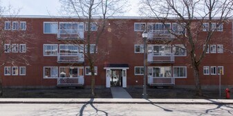 900-960 Myrand Av in Québec, QC - Building Photo