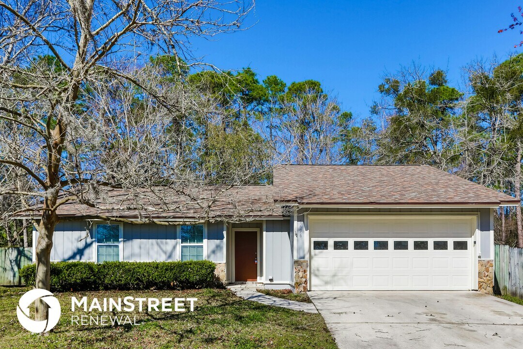 1696 Sandy Hollow Loop in Middleburg, FL - Building Photo