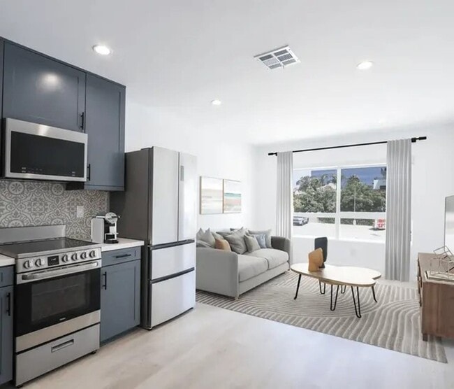 2136 Colby Ave in Los Angeles, CA - Building Photo - Building Photo