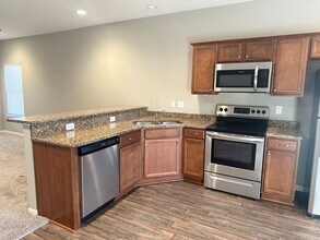 8227 SE Maple Ct in Blue Springs, MO - Building Photo - Building Photo