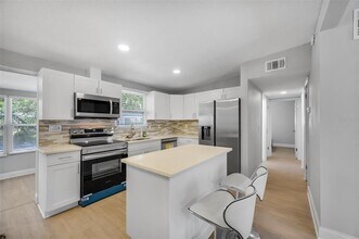 1400 Poinciana Dr in Clearwater, FL - Building Photo - Building Photo