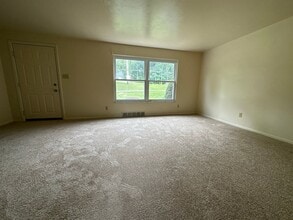 409 Millers Ln in Plum, PA - Building Photo - Building Photo