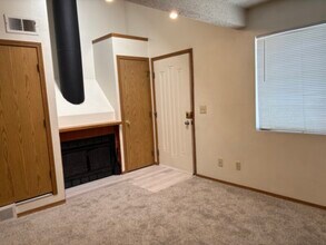 17000 E Ford Dr in Aurora, CO - Building Photo - Building Photo