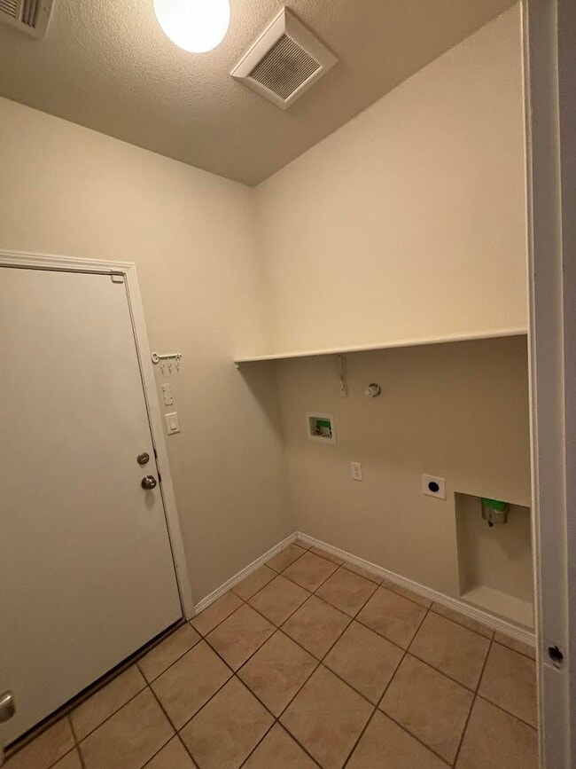 3012 Tierra Dorado Dr SW in Albuquerque, NM - Building Photo - Building Photo